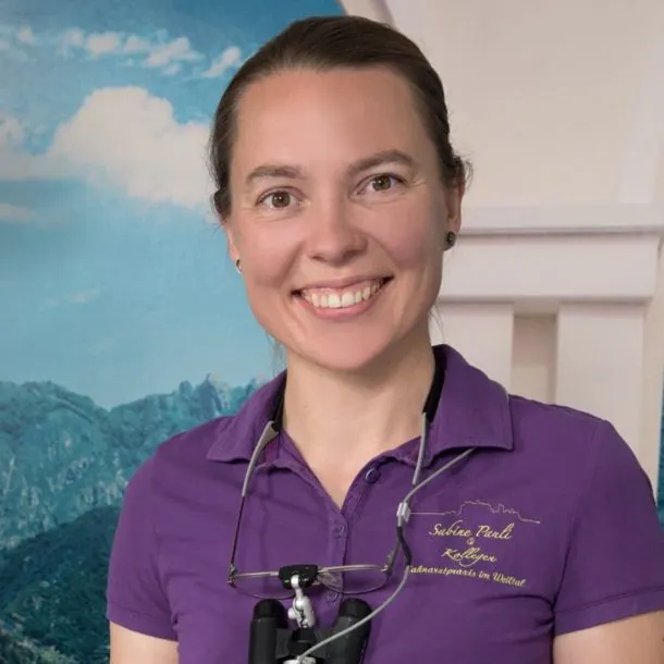 Simona Plümacher, Zahnärztin